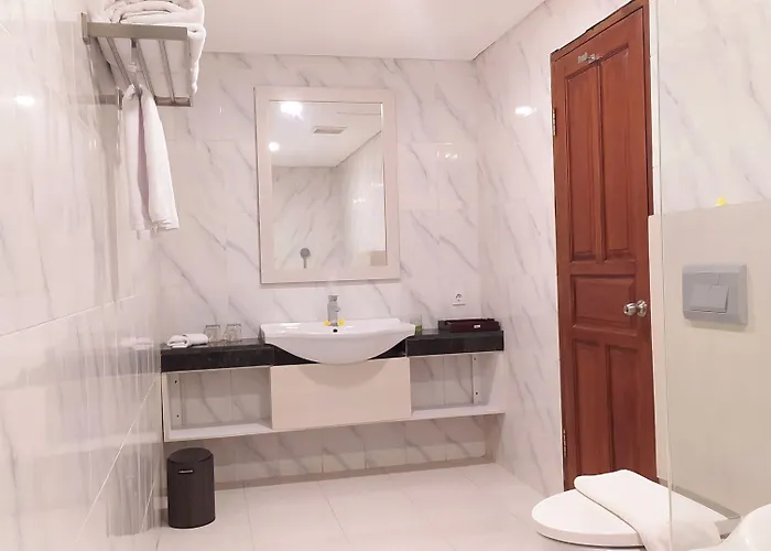 Puri 3* Lovina (Bali)